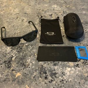 NEW Oakley Frogskins Prizm Sunglasses